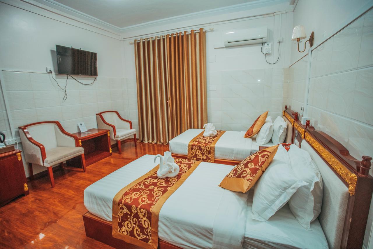 Amber Palace Hotel Мьичина Экстерьер фото