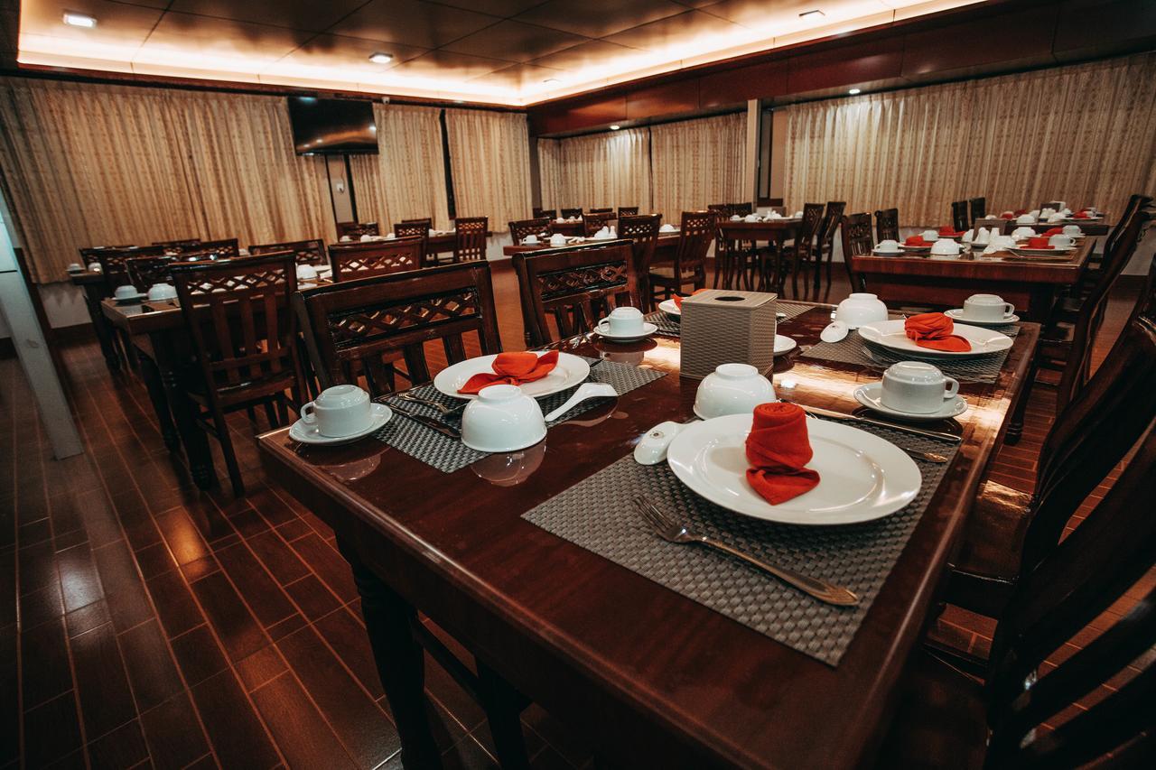 Amber Palace Hotel Мьичина Экстерьер фото
